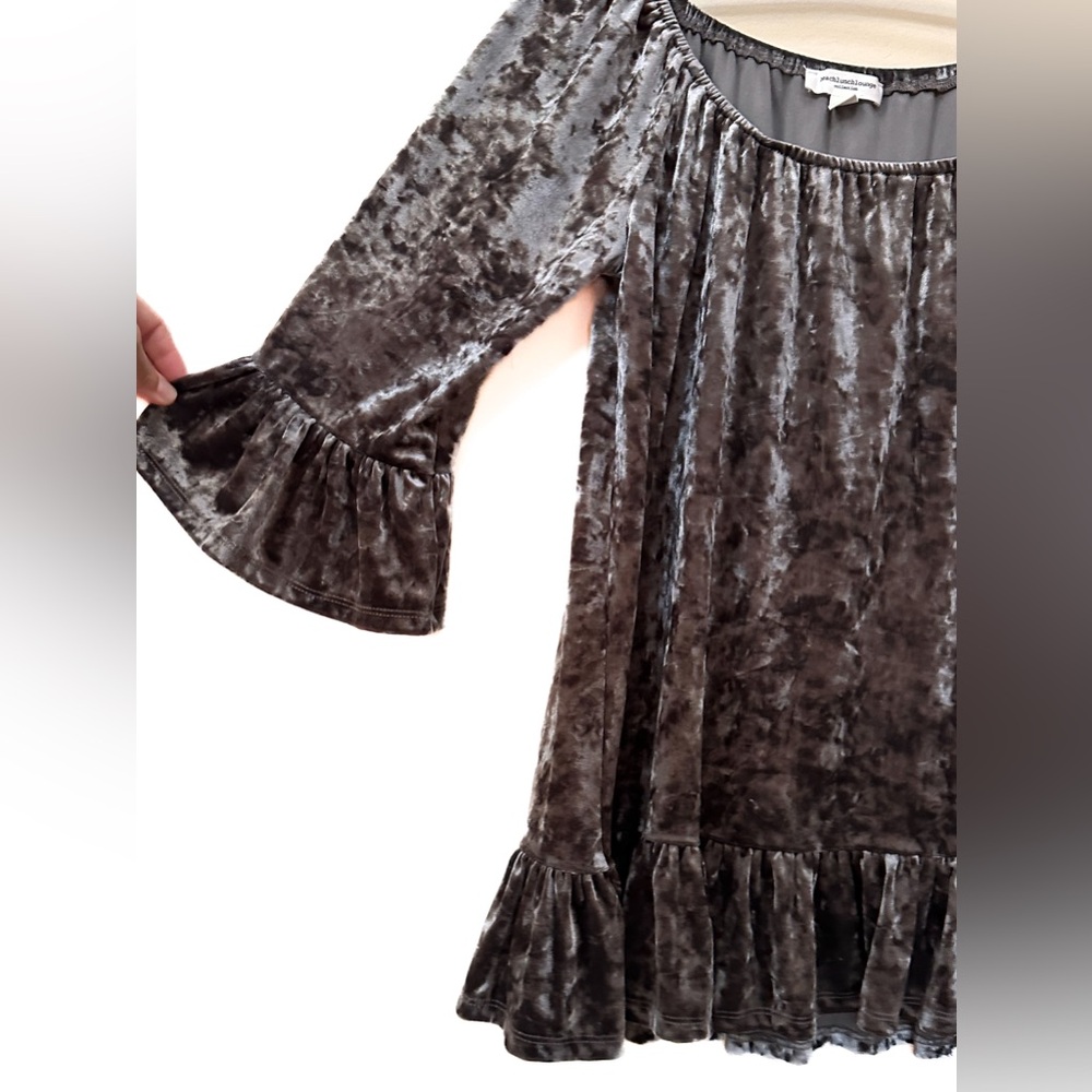 BeachLunchLounge Velvet
Off Shoulder Peasant Top 3/4 Bell Sleeves Relaxed Fit - Picture 2 of 6